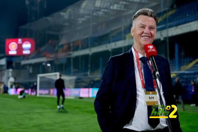 إصابة فان جال لم تمنعه من تدريب المنتخب الهولندي