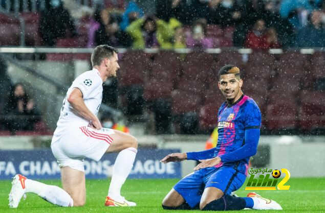 سانتياغو يشيد بمستوى ثلاثي برشلونة أمام بنفيكا
