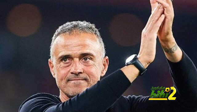 إنريكي يُعلن موقفه من تدريب مانشستر يونايتد