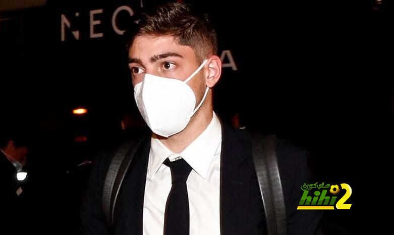فيديو: شاهد لحظة وصول بعثة ريال مدريد إلى فندق إقامتها بالرياض