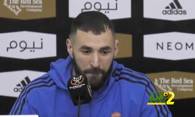 بنزيما يشيد بمستوى برشلونة بعد الكلاسيكو