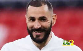 بينزيما : صلاح يذكرني بكريستيانو