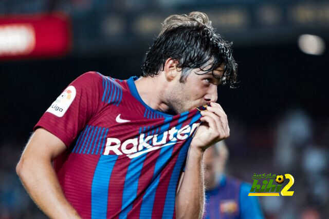 موقف برشلونة من تجديد عقد سيرجي روبيرتو