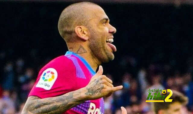 ألفيس يحتفل بعد تألقه أمام أتلتيكو مدريد