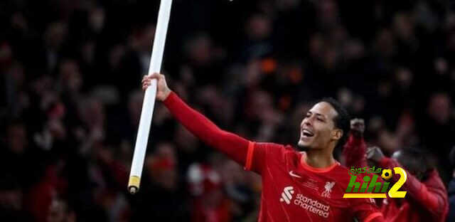سبب غريب وراء رفض ليفربول الاحتفال بكأس الرابطة