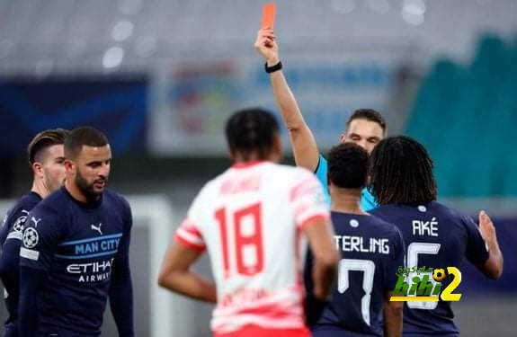 جوارديولا : ووكر لاعب غبي واستحق الطرد !