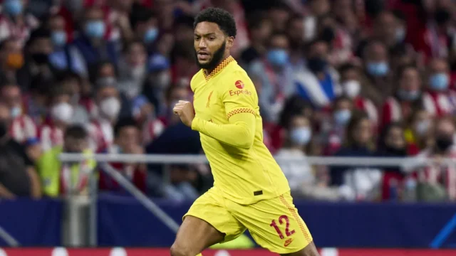 جوميز يفكر في الضغط للابتعاد عن الريدز هذا الصيف!