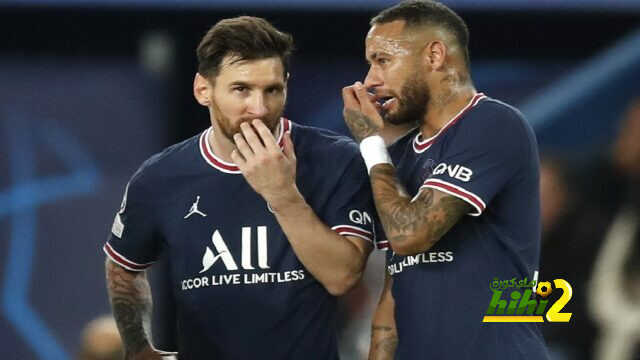 عاجل : فيديو جماهير باريس تهتف باعلى صوت ( نيمار ميسي ابناء عاهرات )