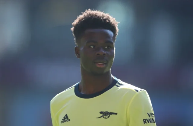 آرسنال يُجهز هدية لساكا بعقد جديد “خرافي”!
