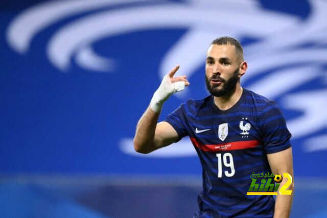 بنزيما من ضمن سبعة أساطير حققت شيء إعجازي