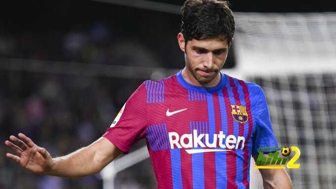 الصمت يسيطر على برشلونة بشأن تجديد عقد روبيرتو