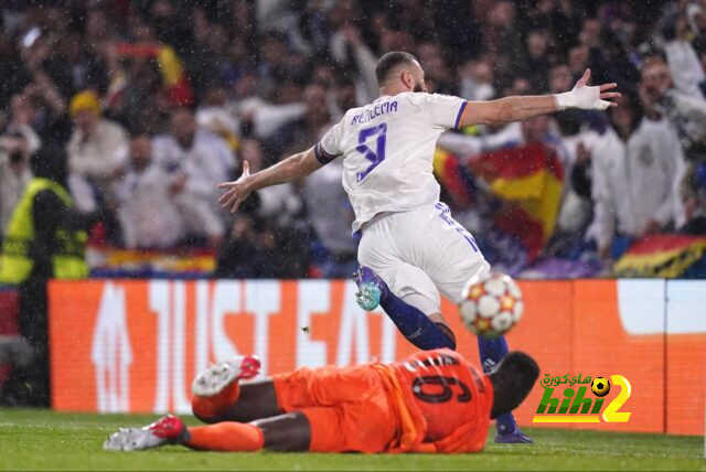 أول هاتريك لبنزيما مع ريال مدريد خارج البيرنابيو بالأبطال