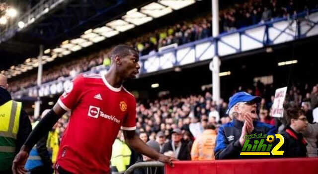 ضمنهم رونالدو .. رباعي مانشستر يونايتد يهدد الإدارة بسبب راتب بوجبا الجديد