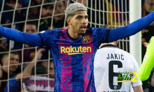 فيديو: الحسرة في عيون برشلونة لحظة هدف فرانكفورت الثاني