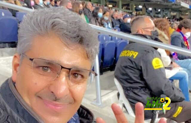 مفاجأة .. خبير تذاكر يكشف سبب بيع تذاكر مباراة برشلونة لجمهور فرانكفورت