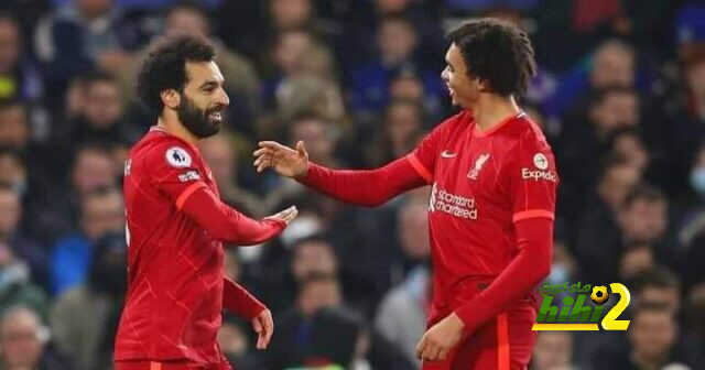 أرنولد يهاجم جمهور ليفربول بسبب محمد صلاح