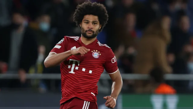 البايرن يبدأ محادثاته مع جنابري، وسط اهتمام ليفربول المتصاعد!