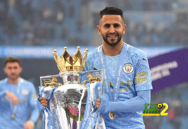 عملاق الدوري الإيطالي يستهدف التعاقد مع رياض محرز