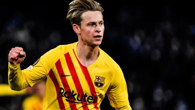 برشلونة يحدد شروط بيع دي يونغ لمانشستر يونايتد هذا الصيف