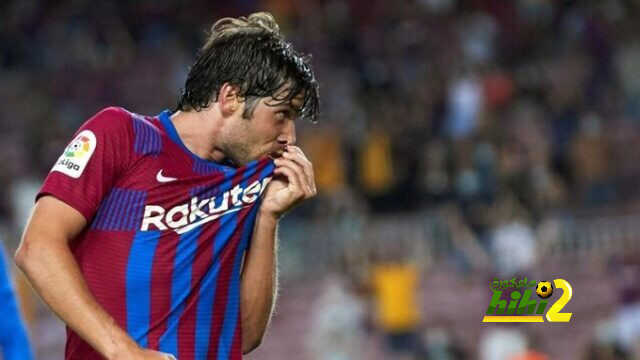 برشلونة يقترب من تجديد عقد ظهيره