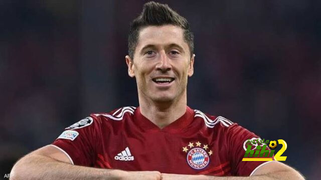 إجتماع بين تشافي وليفاندوسكي .. لاعب البايرن يقرر مصيره !
