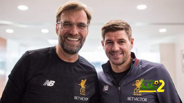 كلوب يطالب جيرارد بـ إهداء ليفربول لقب الدوري الانجليزي
