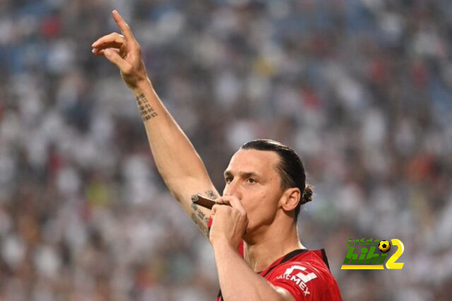 إبراهيموفيتش يكشف شرط استمراره في الملاعب