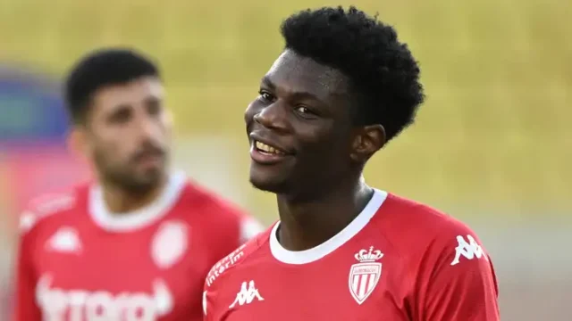 هل يبطئ ليفربول عملية انتقال تشواميني للريال؟