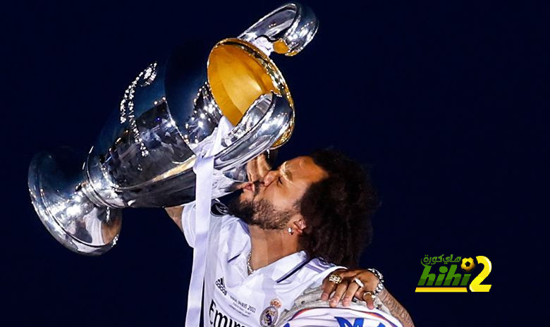 فيديو: اللحظة التاريخية .. الكأس مرفوعة عاليًا في سيبيليس