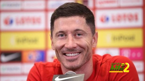 ليفاندوفسكي .. دخل القلوب قبل أن يرتدي الشعار!