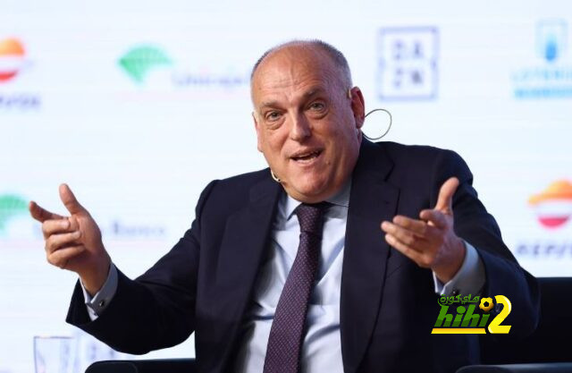 خافيير تيباس .. عدو مشترك لبرشلونة وريال مدريد
