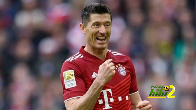 ليفاندوفسكي رفض عروض مغرية من أجل برشلونة !