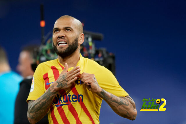 كل ما قدمه داني ألفيس مع برشلونة قبل رحيله