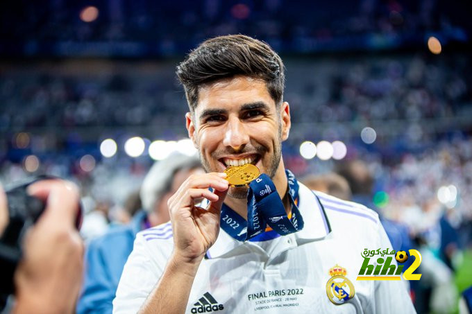 أسينسيو في حيرة بين ميلان وليفربول لذلك السبب