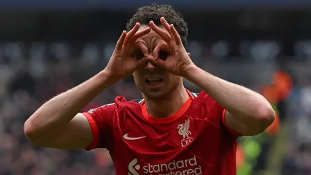ليفربول مستعد لفتح محادثات عقود جديدة مع أربعة من نجومه!