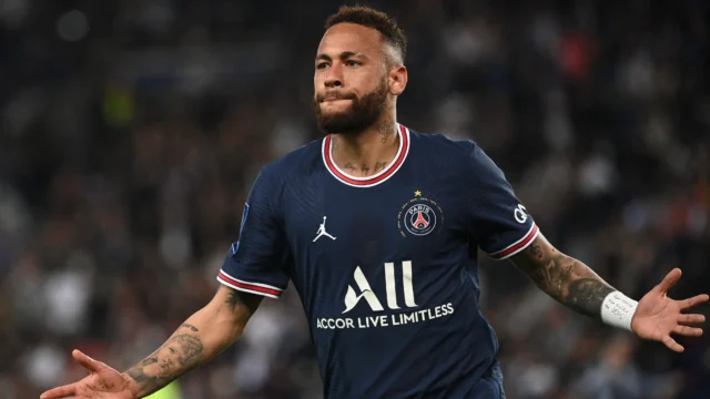 نيمار يشد الرحال خارج العاصمة باريس!