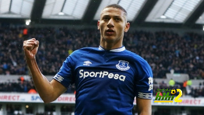 إيفرتون يحدد قيمة نجمه