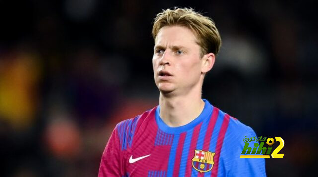 على ذمة سكاي سبورت .. دي يونغ لاعبًا في مانشستر يونايتد