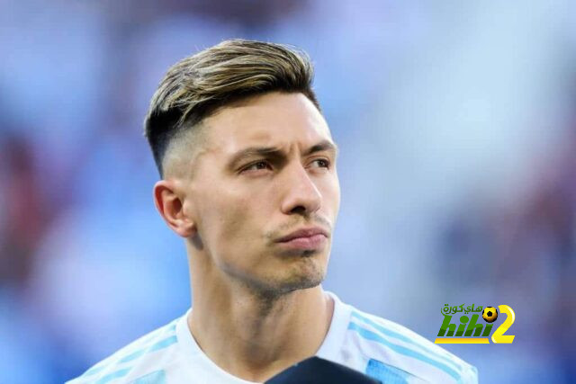 مدرب مانشستر يونايتد يقود مفاوضات ضم ليساندرو مارتينيز