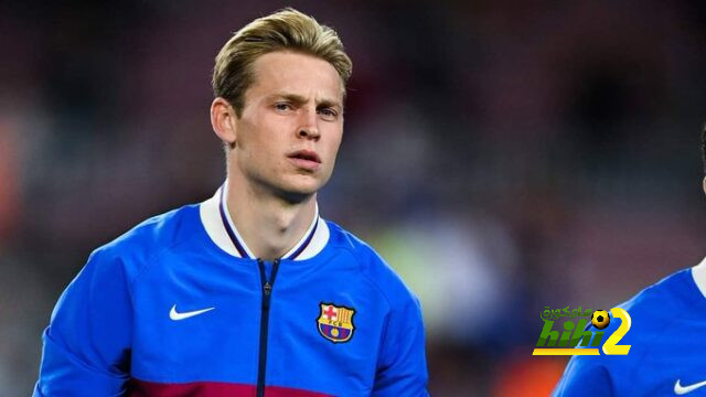 لماذا يريد برشلونة بيع دي يونج ؟