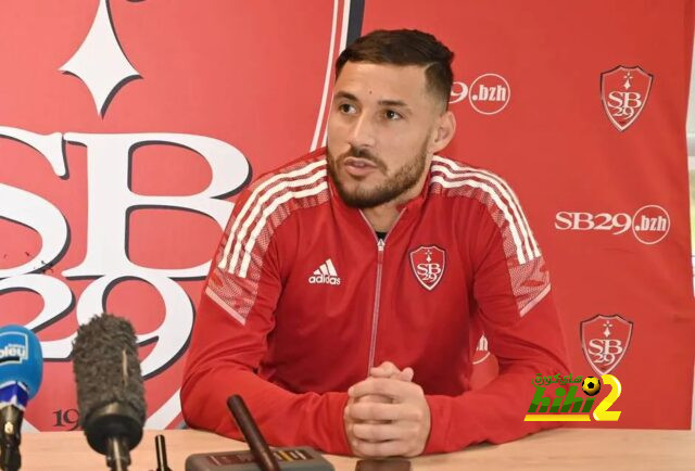 رسميا : بريست يجدد عقد الجزائري يوسف بلايلي !