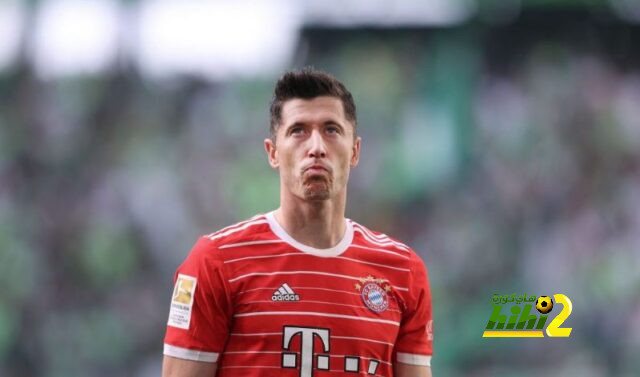 الكشف عن قيمة راتب ليفاندوفسكي السنوي مع برشلونة
