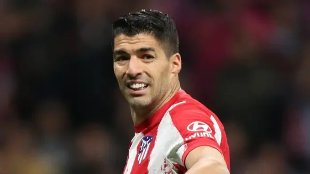 دورتموند يفكر في ضم سواريز قبل عودته لأجواء الكرة اللاتينية!