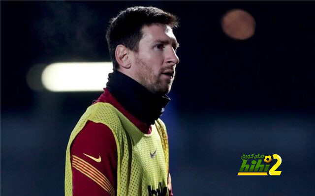 تشافي يطالب لابورتا بعودة ميسي إلى برشلونة