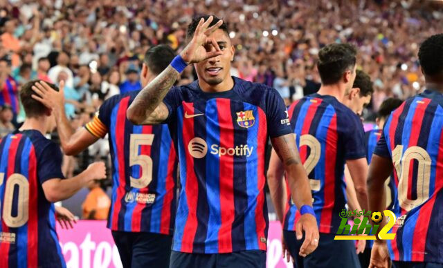 تشافي يؤكد رحيل 4 لاعبين عن برشلونة