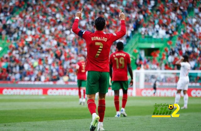 صورة: شاهد اللافتة التي رفعها أنصار أتلتيكو مدريد ضد رونالدو