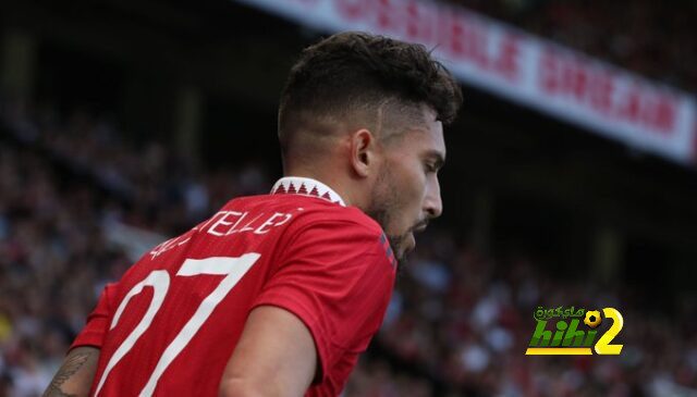 لاعب مانشستر يونايتد يقترب من إشبيلية