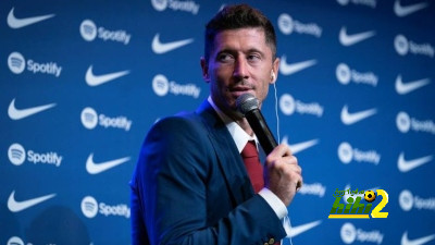 ماذا طلب ليفاندوفسكي من برشلونة؟