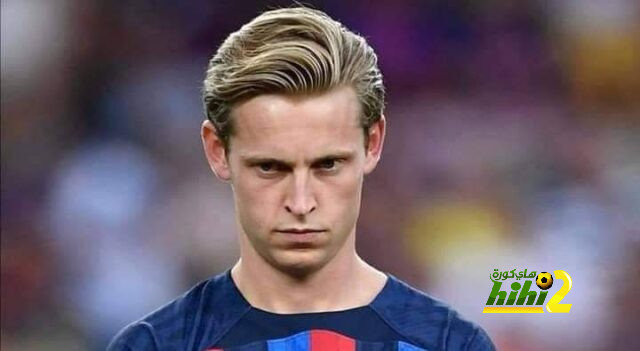 دي يونج خارج برشلونة بنسبة 100%