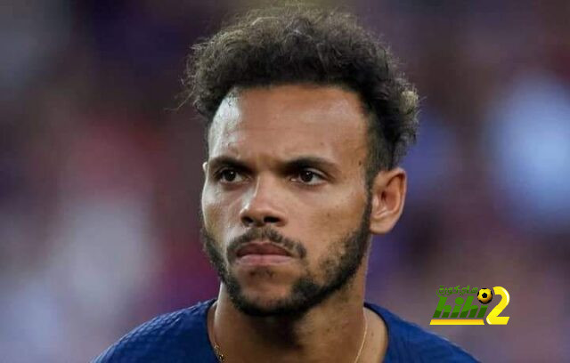براثويت يطلب اللعب أساسيا على حساب ليفاندوفسكي!